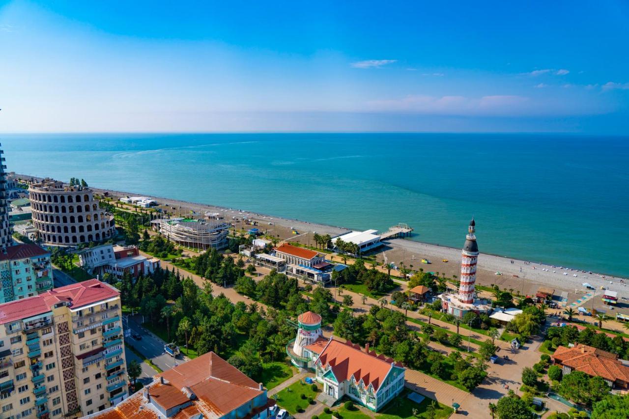 Seaside Resort In New Orbi Twins Батуми Екстериор снимка