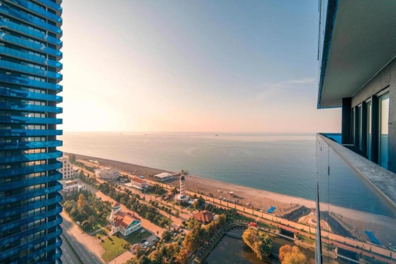 Seaside Resort In New Orbi Twins Батуми Екстериор снимка