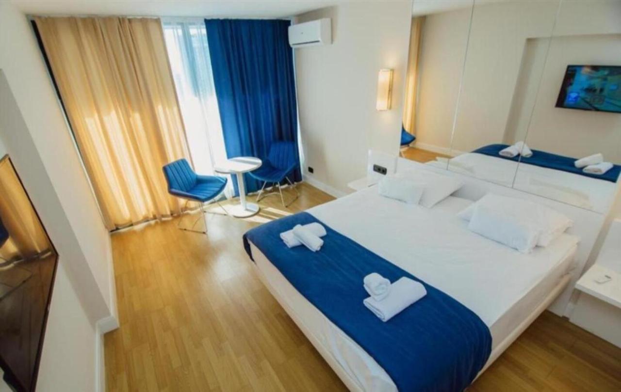 Seaside Resort In New Orbi Twins Батуми Екстериор снимка