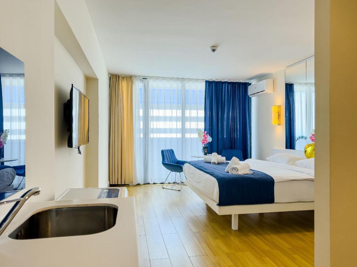 Seaside Resort In New Orbi Twins Батуми Екстериор снимка