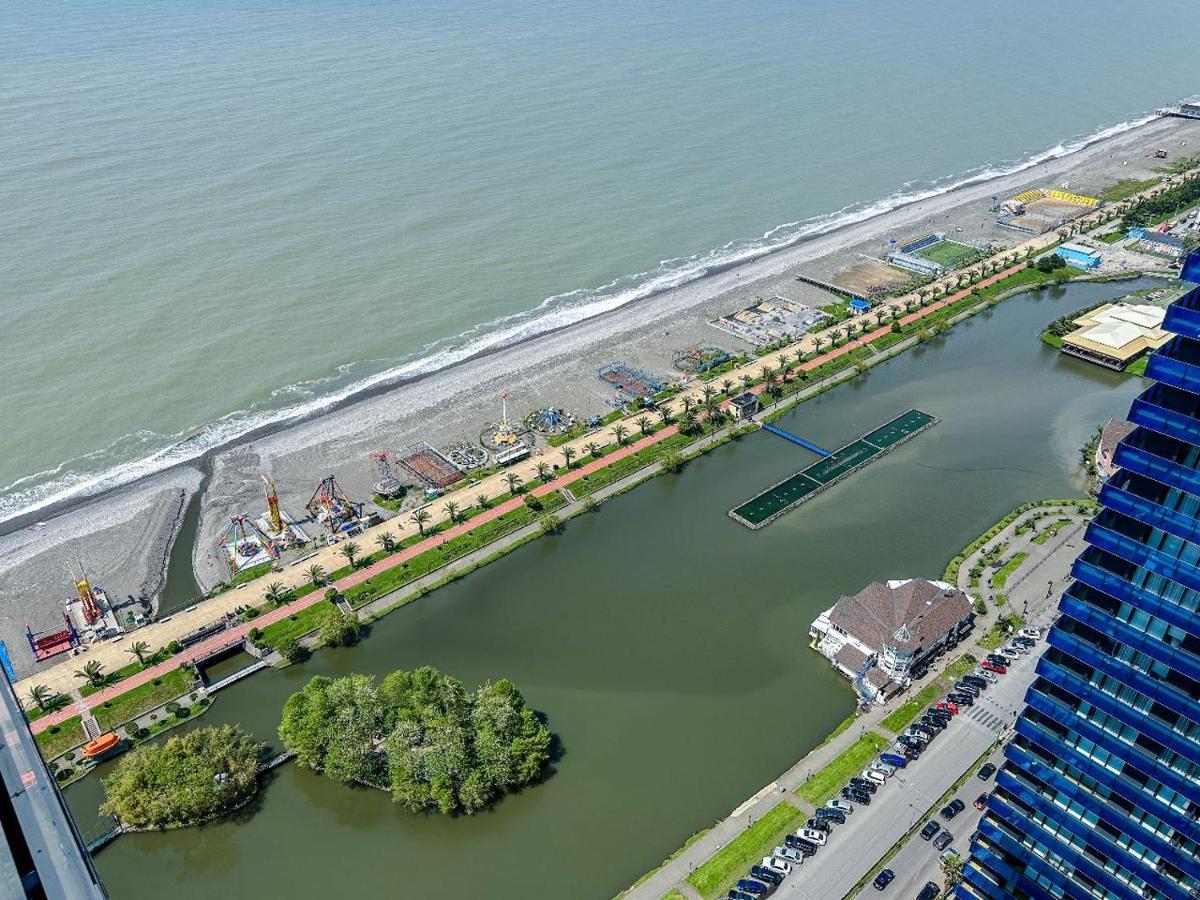 Seaside Resort In New Orbi Twins Батуми Екстериор снимка