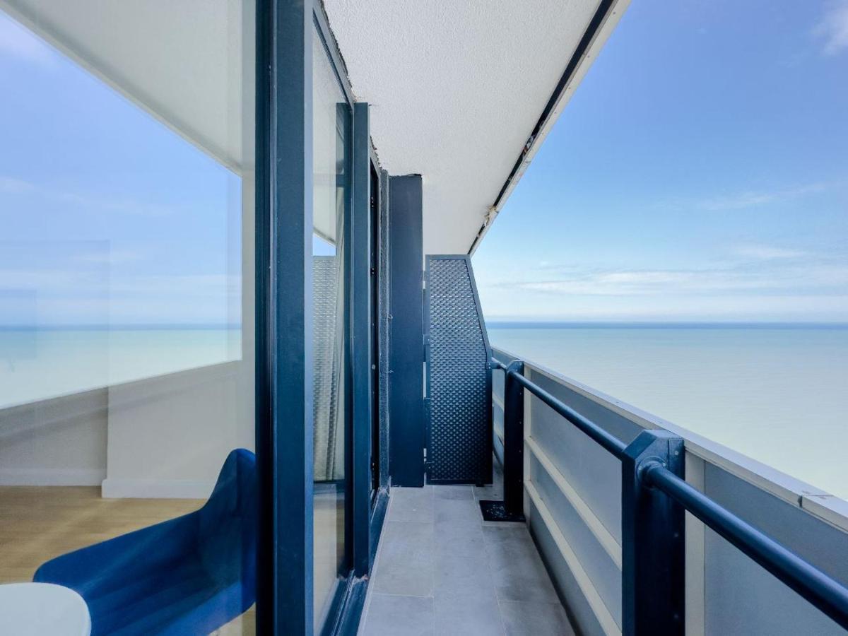 Seaside Resort In New Orbi Twins Батуми Екстериор снимка