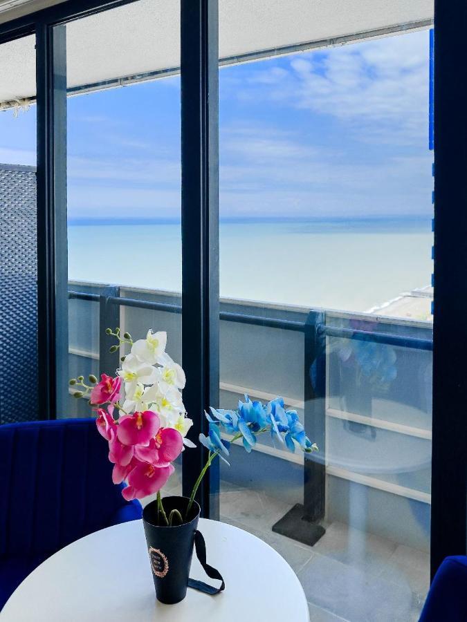 Seaside Resort In New Orbi Twins Батуми Екстериор снимка