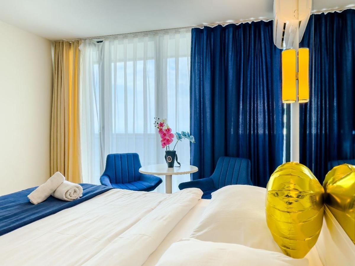 Seaside Resort In New Orbi Twins Батуми Екстериор снимка